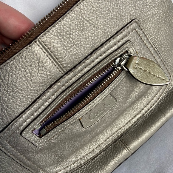 Metallic coach shoulder bag - Picture 7 of 9